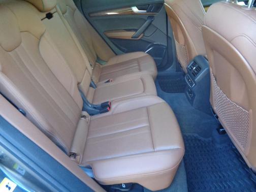 2022 Audi Q5 45 S line Premium Plus