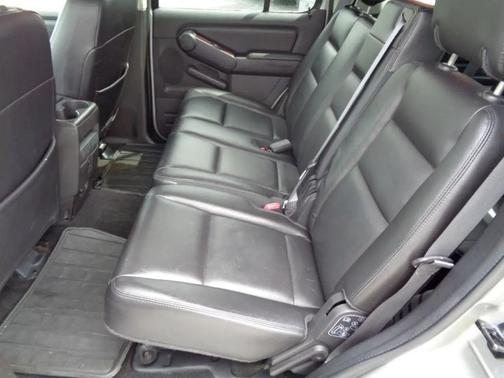 Gray 2008 Ford Explorer Limited