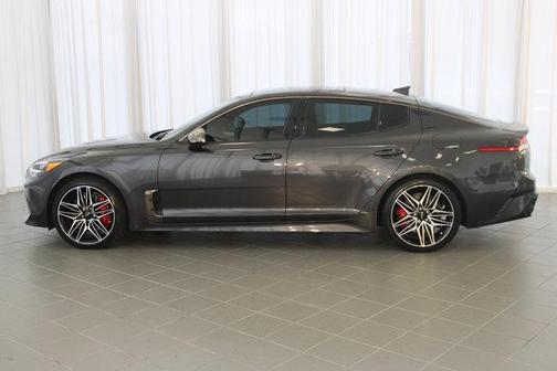 2022 Kia Stinger GT1