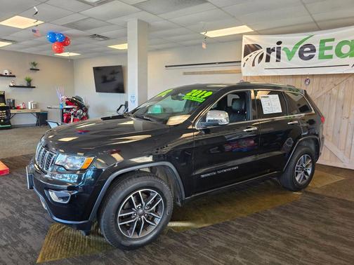 Diamond Black Crystal Pearlcoat 2019 Jeep Grand Cherokee Limited