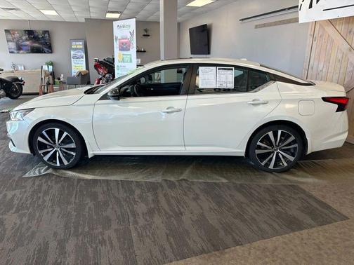 2020 Nissan Altima SR Intelligent AWD