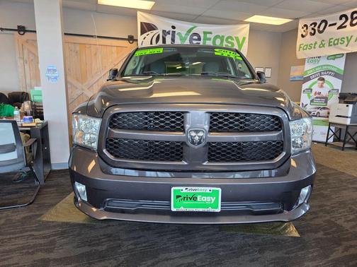 Granite Crystal Metallic Clearcoat 2018 RAM 1500 Express