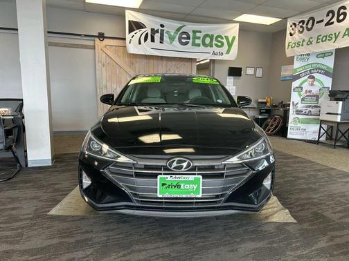 2019 Hyundai ELANTRA SE