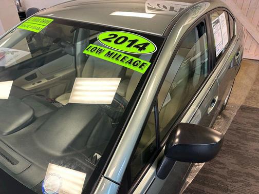 2014 Subaru Impreza 2.0i