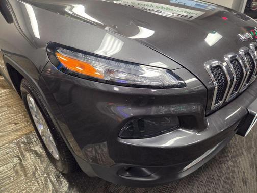 2015 Jeep Cherokee Sport