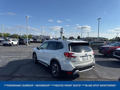 Crystal White Pearl 2023 Subaru Forester Touring