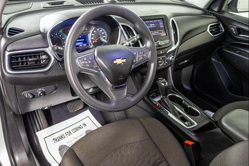 Silver Ice Metallic 2021 Chevrolet Equinox 1LT
