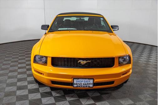 2007 Ford Mustang Deluxe