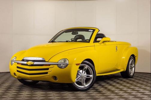 2004 Chevrolet SSR Base