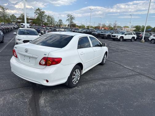 Super White 2009 Toyota Corolla LE