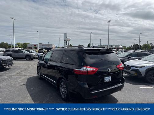 Midnight Black Metallic 2018 Toyota Sienna XLE