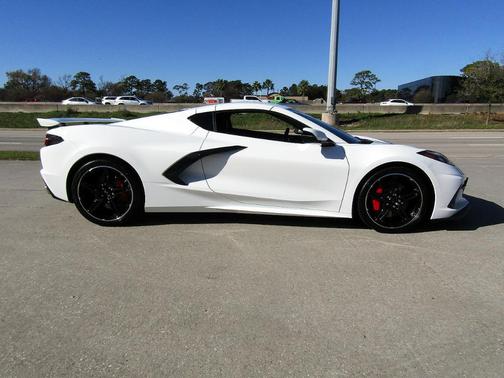 2025 Chevrolet Corvette Stingray w/2LT