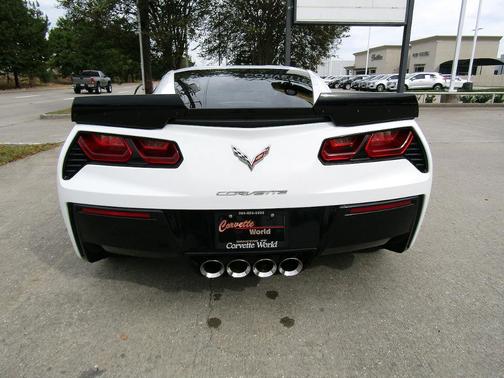 Arctic White 2019 Chevrolet Corvette Stingray