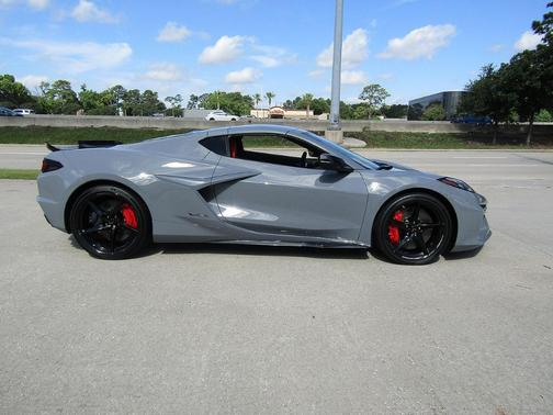 Sea 2025 Chevrolet Corvette E-Ray E-Ray