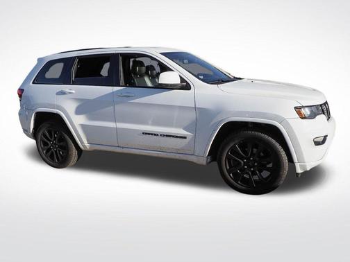 Bright White Clearcoat 2019 Jeep Grand Cherokee Altitude