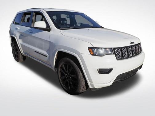 Bright White Clearcoat 2019 Jeep Grand Cherokee Altitude
