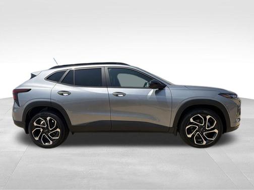 Sterling Gray Metallic 2026 Chevrolet Trax 2RS