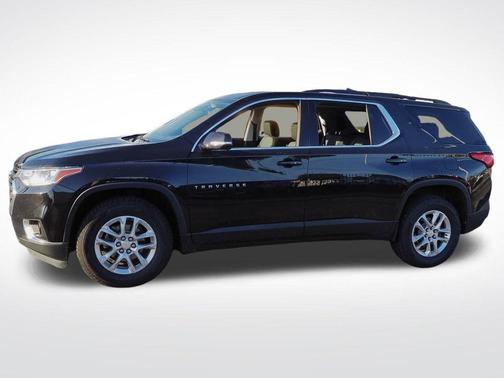 Mosaic Black Metallic 2019 Chevrolet Traverse LT Cloth