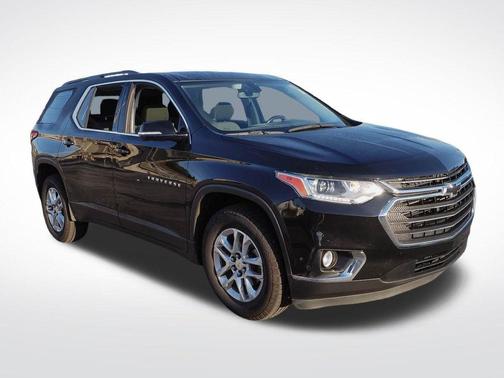 Mosaic Black Metallic 2019 Chevrolet Traverse LT Cloth