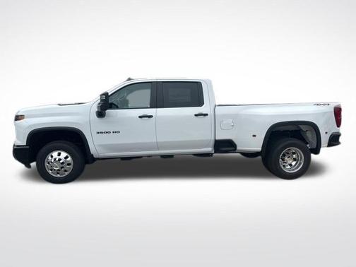 Summit White 2026 Chevrolet Silverado 3500 WT