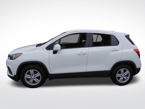 Summit White 2019 Chevrolet Trax LS