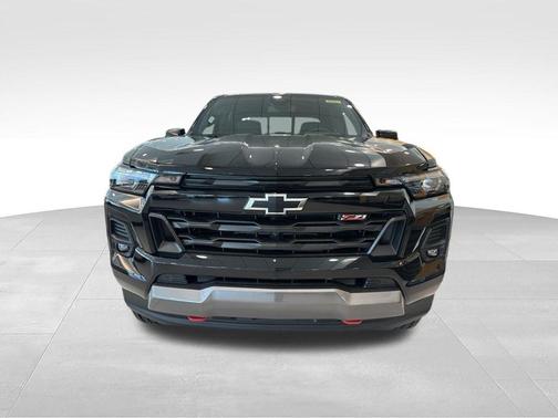 Black 2026 Chevrolet Colorado Z71