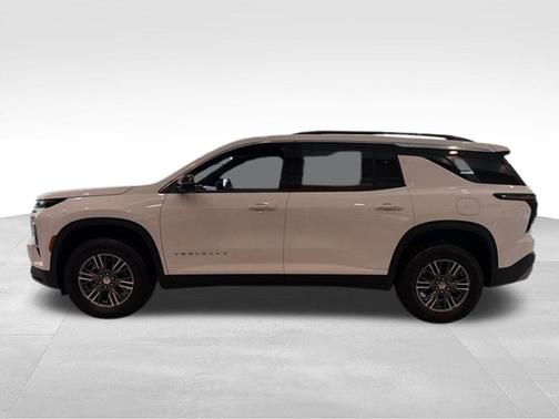 Summit White 2026 Chevrolet Traverse LT