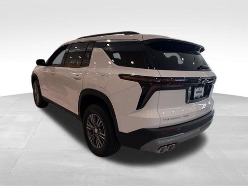 Summit White 2026 Chevrolet Traverse LT