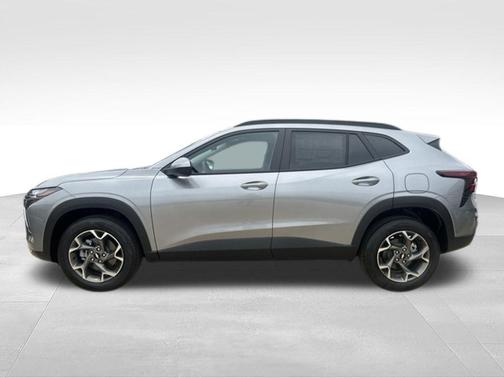 Sterling Gray Metallic 2026 Chevrolet Trax LT