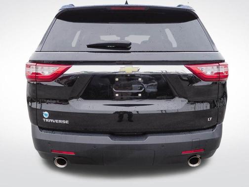 Mosaic Black Metallic 2020 Chevrolet Traverse LT Cloth