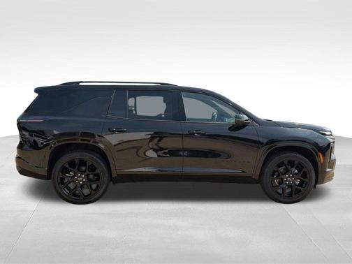 Mosaic Black Metallic 2026 Chevrolet Traverse RS