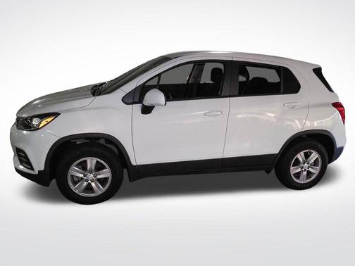 Summit White 2019 Chevrolet Trax LS