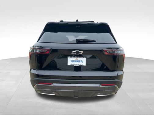 Mosaic Black Metallic 2026 Chevrolet Equinox ACTIV