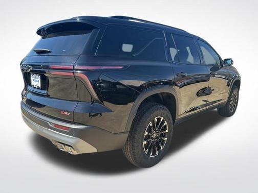 Mosaic Black Metallic 2026 Chevrolet Traverse Z71