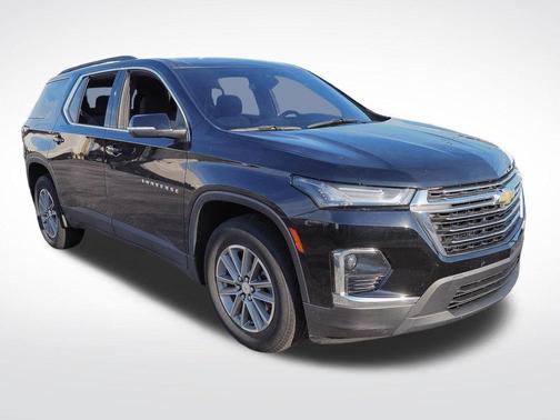 Mosaic Black Metallic 2023 Chevrolet Traverse LT Cloth