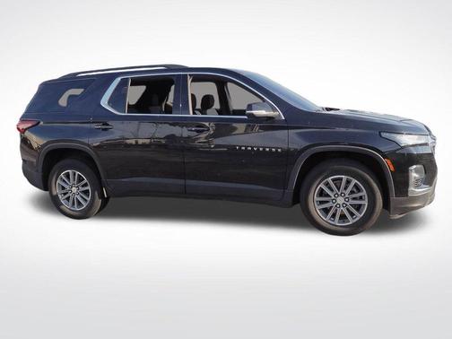 Mosaic Black Metallic 2023 Chevrolet Traverse LT Cloth