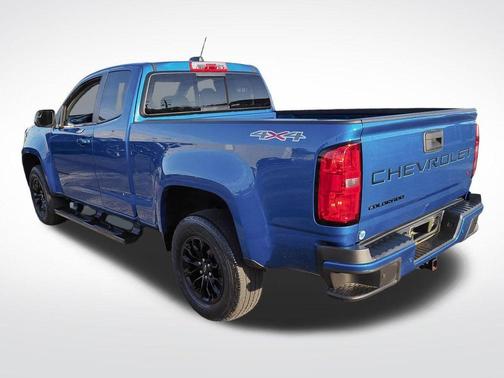 Bright Blue Metallic 2022 Chevrolet Colorado LT
