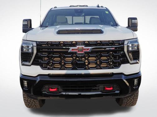 Summit White 2024 Chevrolet Silverado 2500 ZR2