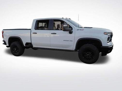 Summit White 2024 Chevrolet Silverado 2500 ZR2