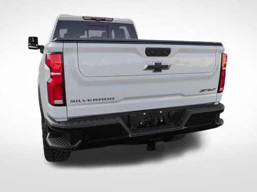 Summit White 2024 Chevrolet Silverado 2500 ZR2
