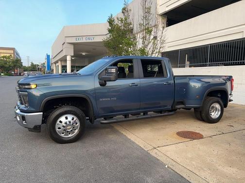 2025 Chevrolet Silverado 3500 LT