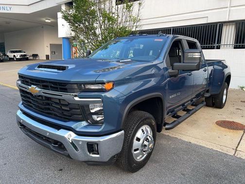 2025 Chevrolet Silverado 3500 LT