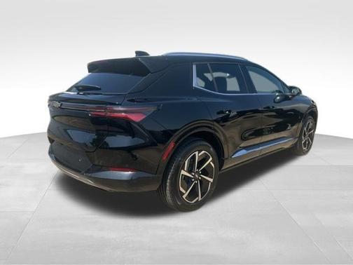 2025 Chevrolet Equinox EV LT 2