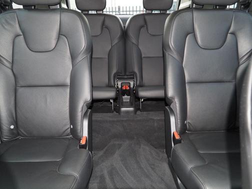 2020 Volvo XC90 T6 Momentum 6 Passenger