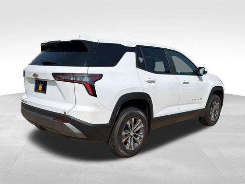 Summit White 2026 Chevrolet Equinox LT