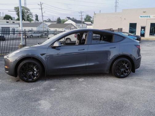 Midnight Silver Metallic 2022 Tesla Model Y Long Range