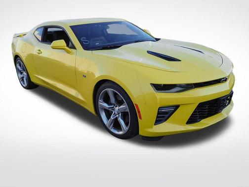 Bright Yellow 2016 Chevrolet Camaro 2SS