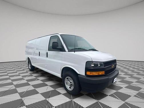 Summit White 2026 Chevrolet Express 2500 Work Van