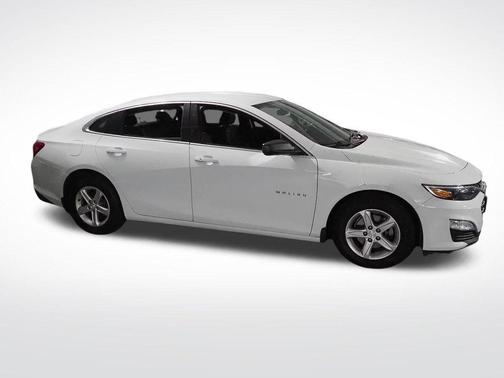 Summit White 2022 Chevrolet Malibu 1LS