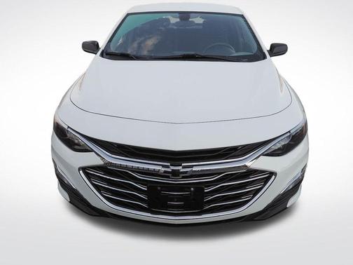 Summit White 2022 Chevrolet Malibu 1LS